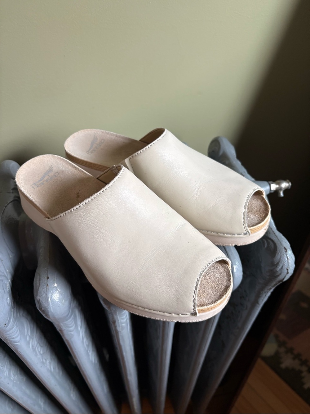 Dansko Classic Cream Leather Open-Toe Women's Mule